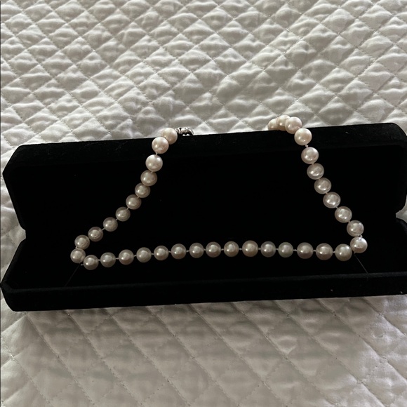 Genuine Pearl Necklace AAA+ Quality - Picture 4 of 4